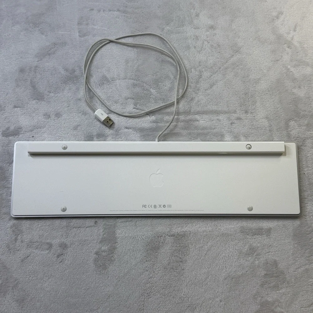 Apple Wired Aluminum Keyboard A1243 USB Full Size Numeric Keypad Tested